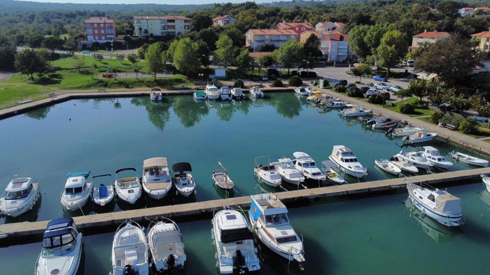 Apartman Kačić Sveti Ivan Dobrinjski Bagian luar foto